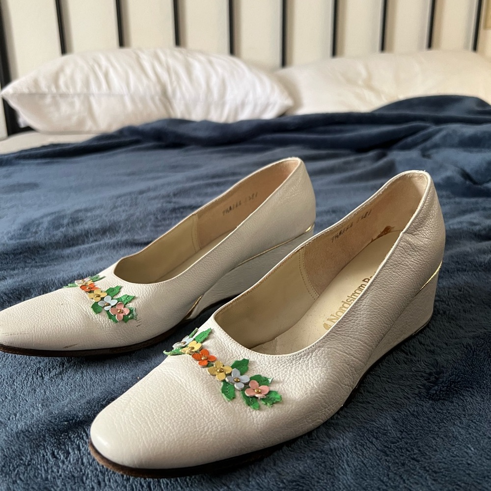Vintage | Nordstrom colorful floral appliqué wedge